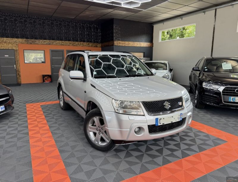 SUZUKI GRAND VITARA II 2.0 VVT 140CV  LUXE BVA  - GARANTIE 12 - 60 MOIS 2006