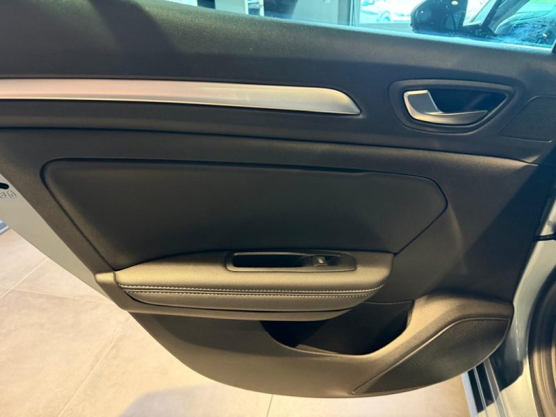 RENAULT  MEGANE  4 1.3 TCE 140 EDC INTENS / PACK HIVER / PARK ASSIST  / AFF TETE HAUTE 