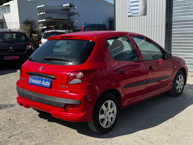PEUGEOT 206 + 1.4 73 CH URBAN MOVE 2011