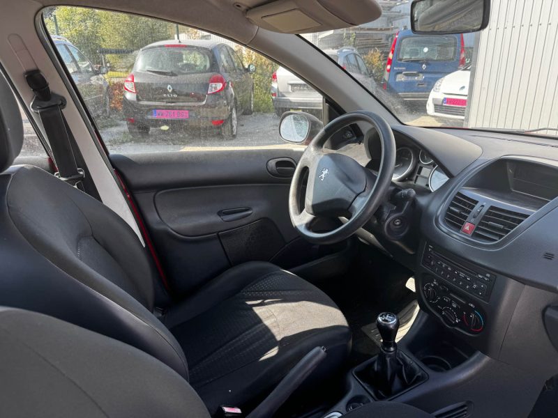 PEUGEOT 206 + 1.4 73 CH URBAN MOVE 2011