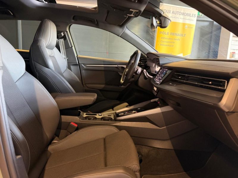AUDI A3 35 TDI 150 S TRONIC S-LINE / TOIT OUVRANT 