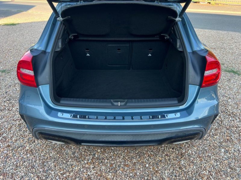MERCEDES GLA 220 CDI 170 ch FASCINATION PACK AMG 7G-DCT
