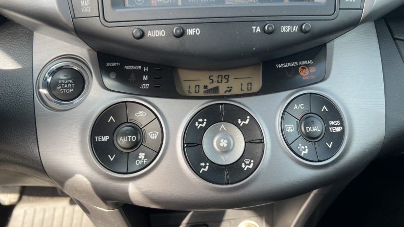 TOYOTA RAV4 177 D4D 4X4 CLEAN POWER PACK TECHNO