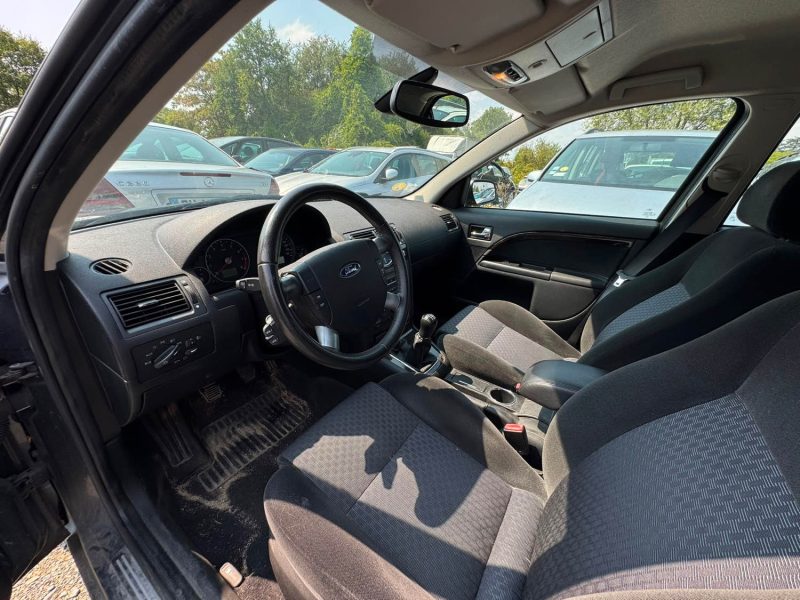 FORD MONDEO 1.8 16V AMBIENTE PACK 125 2005