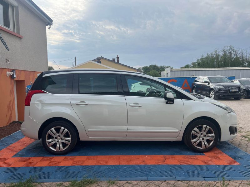 PEUGEOT 5008 1.6 BLUE HDI 120 ALLURE 2015