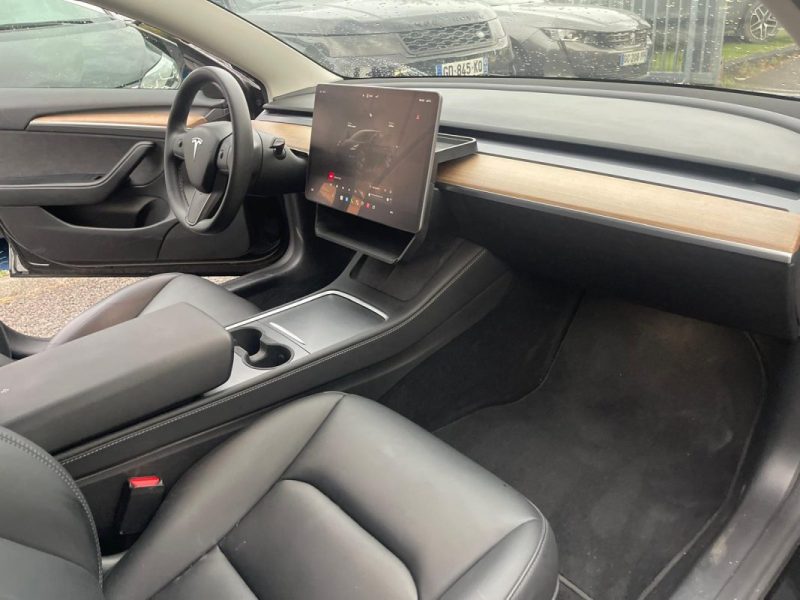 TESLA MODEL 3 DUAL GRANDE AUTONOMIE 