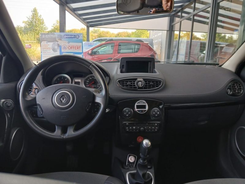 RENAULT CLIO III 1.5 DCI 105 CV   SERIE LIMITE FFR   2012