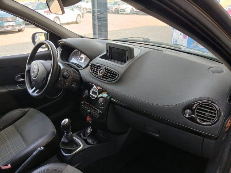 RENAULT CLIO III 1.5 DCI 105 CV   SERIE LIMITE FFR   2012