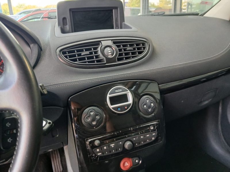 RENAULT CLIO III 1.5 DCI 105 CV   SERIE LIMITE FFR   2012