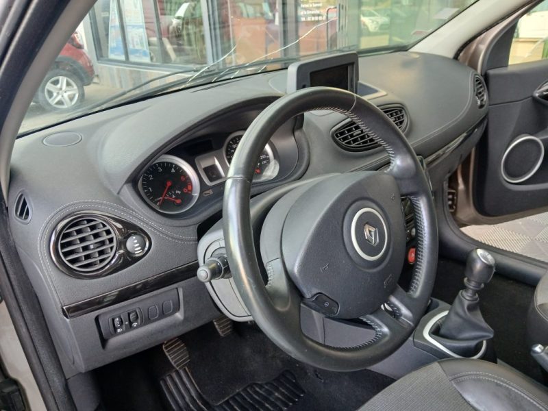 RENAULT CLIO III 1.5 DCI 105 CV   SERIE LIMITE FFR   2012