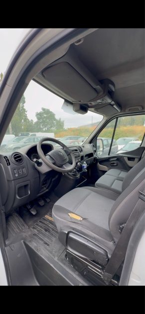RENAULT MASTERIII F3300 L2H2 DCI 100 CONFORT 2014