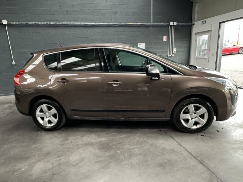 PEUGEOT 3008 HYBRID4 2.0 HDI 163cv BMP6 + ELECTRIC 37cv