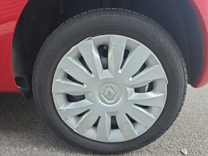 RENAULT CLIO III AUTHENTIQUE 1.2 CLIMATISATION 75 ch