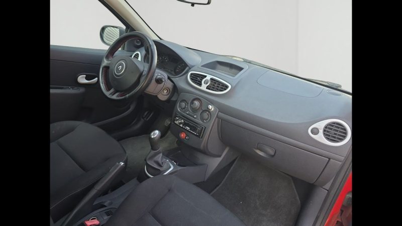 RENAULT CLIO III AUTHENTIQUE 1.2 CLIMATISATION 75 ch