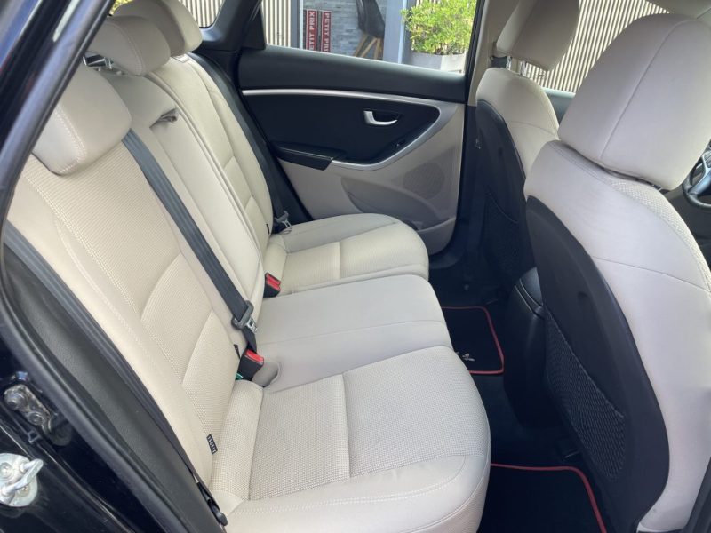 HYUNDAI I30 SW 1.6 CRDI 110 PACK INVENTIVE 2013