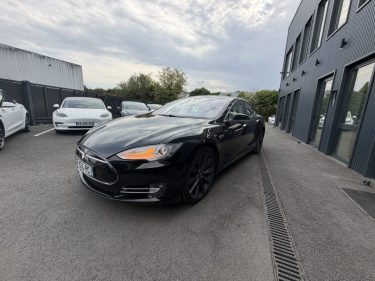 TESLA MODEL S 85  TOIT OUVRANT