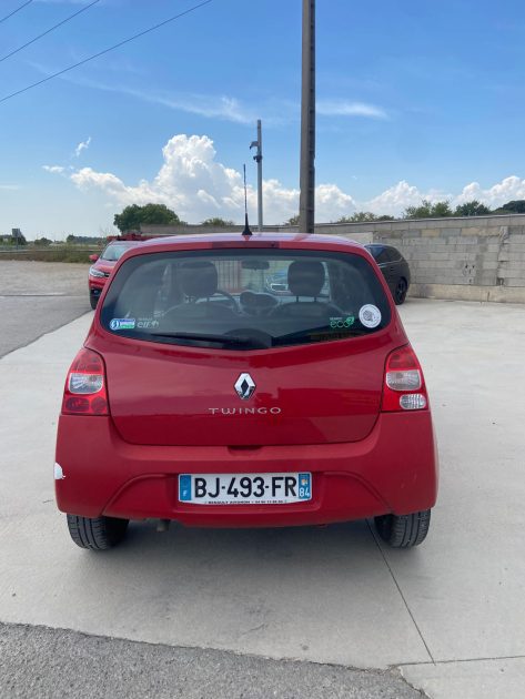 RENAULT TWINGO II 1.2 I 75 CV.