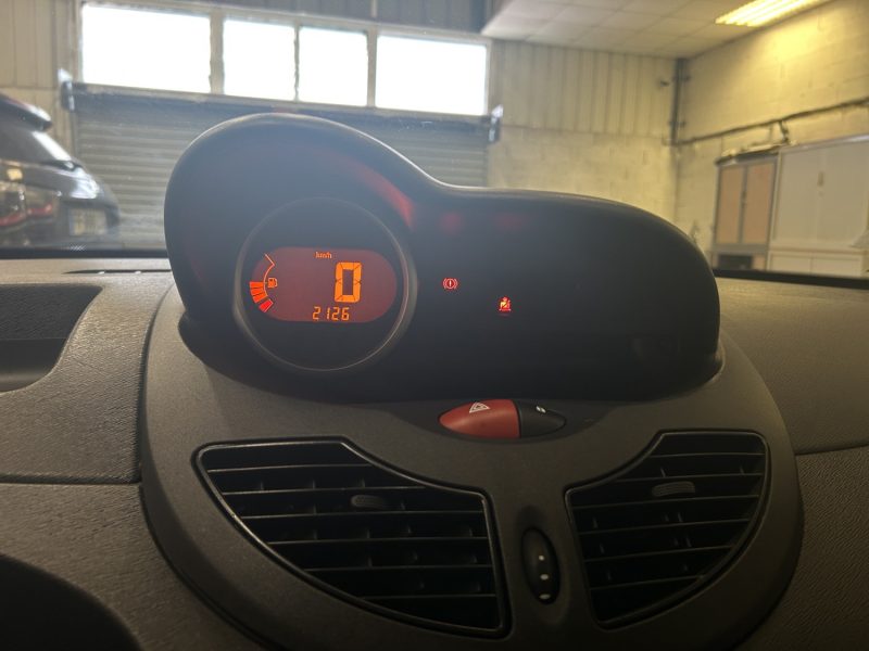 RENAULT TWINGO II 1.2 I 75 CV.
