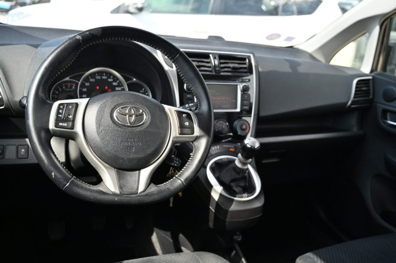 TOYOTA VERSO-S 1.3 100CV LIFE 2014