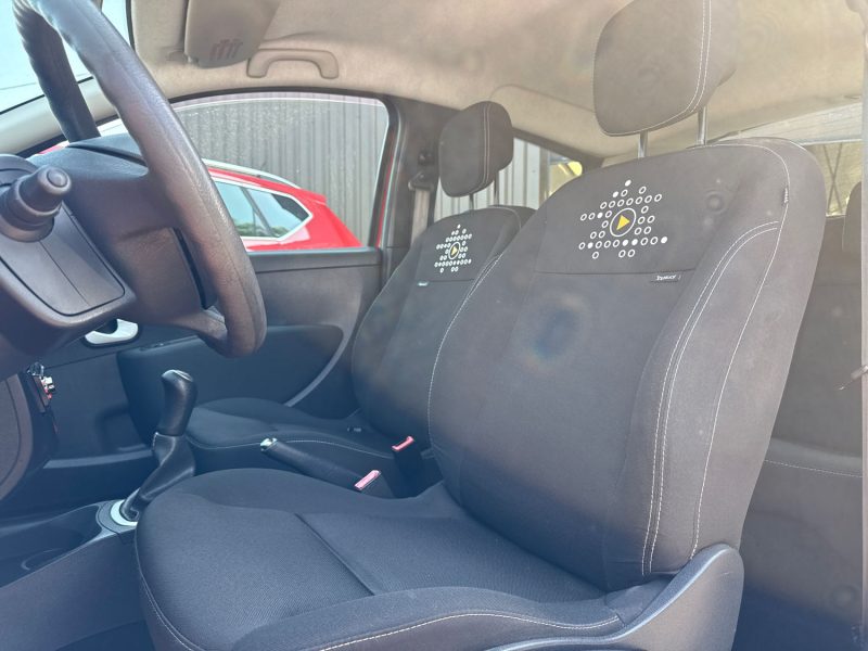 RENAULT  CLIO 3 1.2 75CV AUTHENTIQUE CLIM 