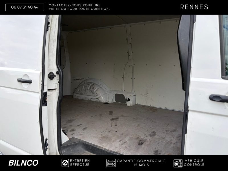Volkswagen Transporter T5 L2H1 2.0 TDI 140ch DSG7 / Sièges Chauffants / Attelage / Webasto / Radars 