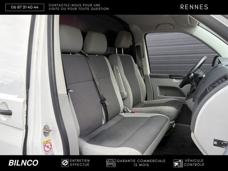 Volkswagen Transporter T5 L2H1 2.0 TDI 140ch DSG7 / Sièges Chauffants / Attelage / Webasto / Radars 