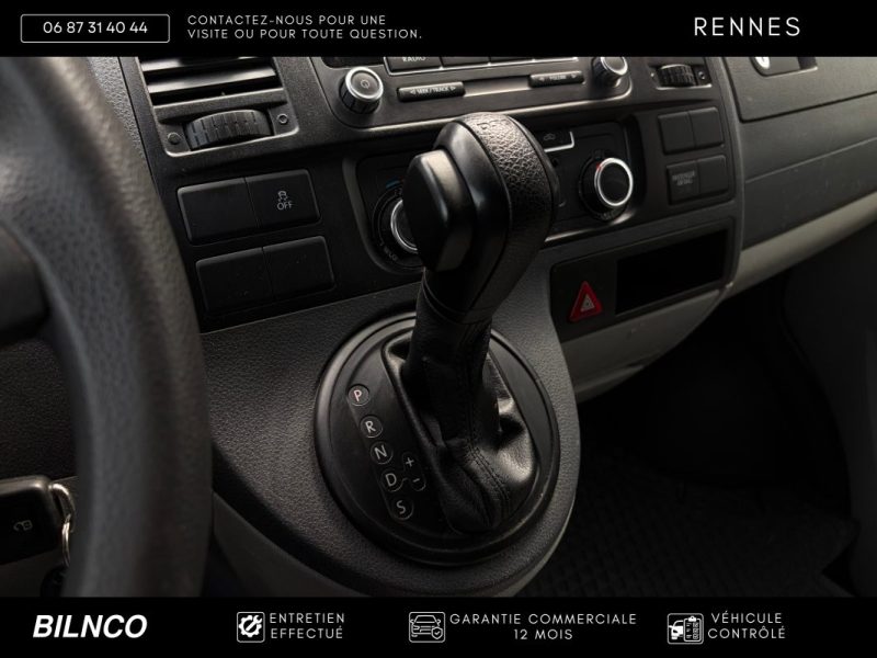 Volkswagen Transporter T5 L2H1 2.0 TDI 140ch DSG7 / Sièges Chauffants / Attelage / Webasto / Radars 