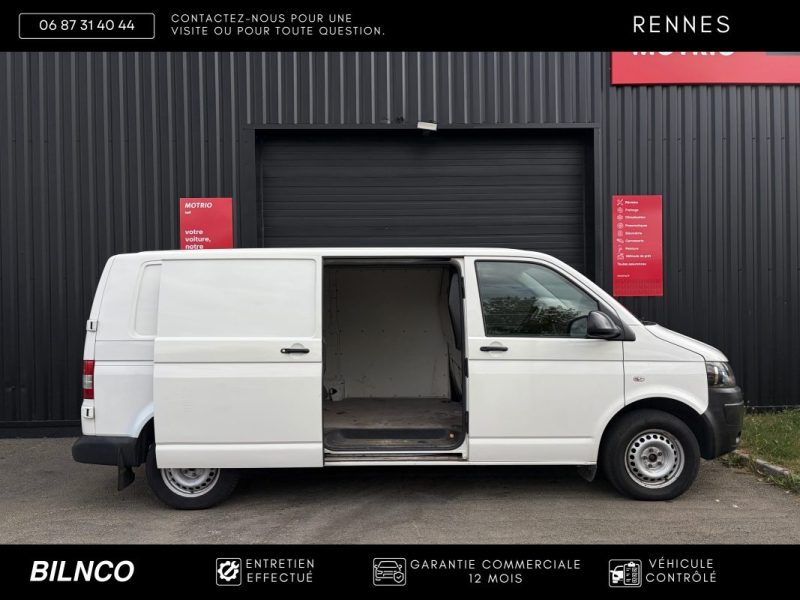 Volkswagen Transporter T5 L2H1 2.0 TDI 140ch DSG7 / Sièges Chauffants / Attelage / Webasto / Radars 