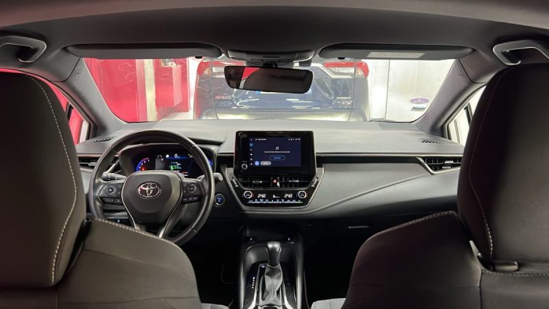 TOYOTA COROLLA TOURING SPORTS HYBRIDE 1.8 DYNAMIC BUSINESS 122cv/1 ERE MAIN/TVA RECUPERABLE