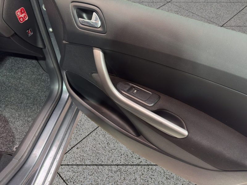 PEUGEOT 308 1.6 VTI 120CH PREMIUM 2009