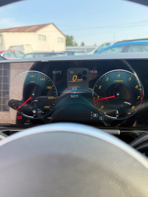 MERCEDES GLA 200 AMG LINE DCT 