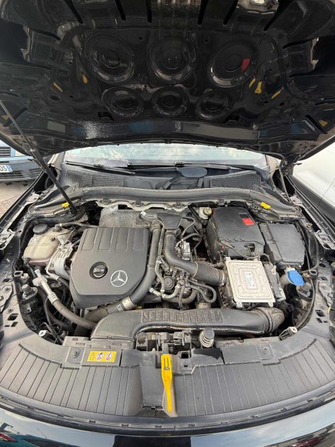 MERCEDES GLA 200 AMG LINE DCT 