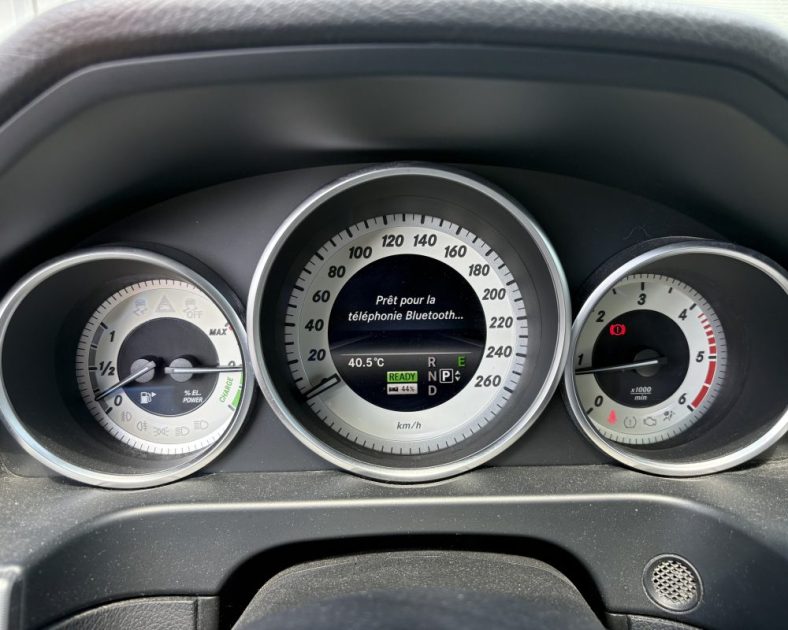 MERCEDES CLASSE E E300 HYBRID / DIESEL- Très bon état - Toit pano/ouvrant - GARANTIE 6 mois