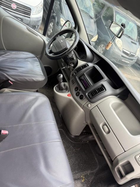 NISSAN  PRIMASTAR L2H1 2012 158160 kms Gallerie Attelage Double porte latérales
