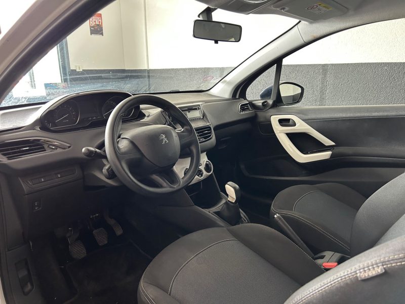 PEUGEOT 208 1.2 68 LIKE