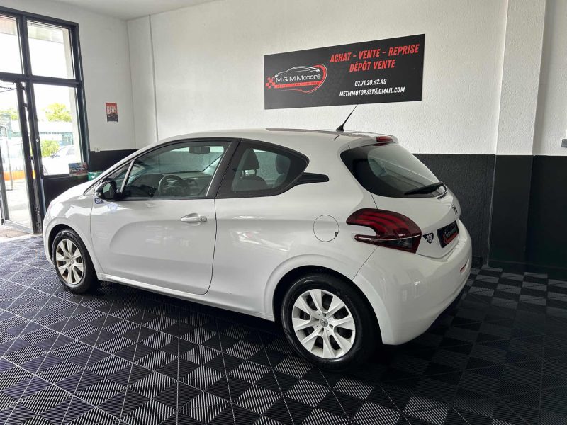 PEUGEOT 208 1.2 68 LIKE