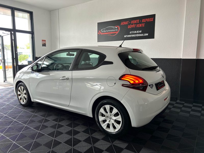 PEUGEOT 208 1.2 68 LIKE