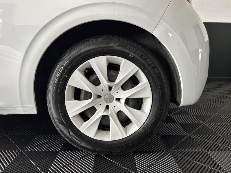PEUGEOT 208 1.2 68 LIKE
