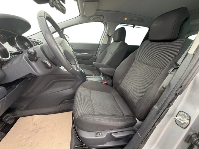 PEUGEOT 5008 1.6 HDI 112ch 7Places 2.Main 