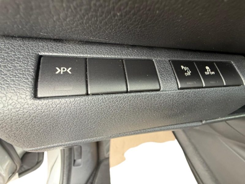 PEUGEOT 5008 1.6 HDI 112ch 7Places 2.Main 