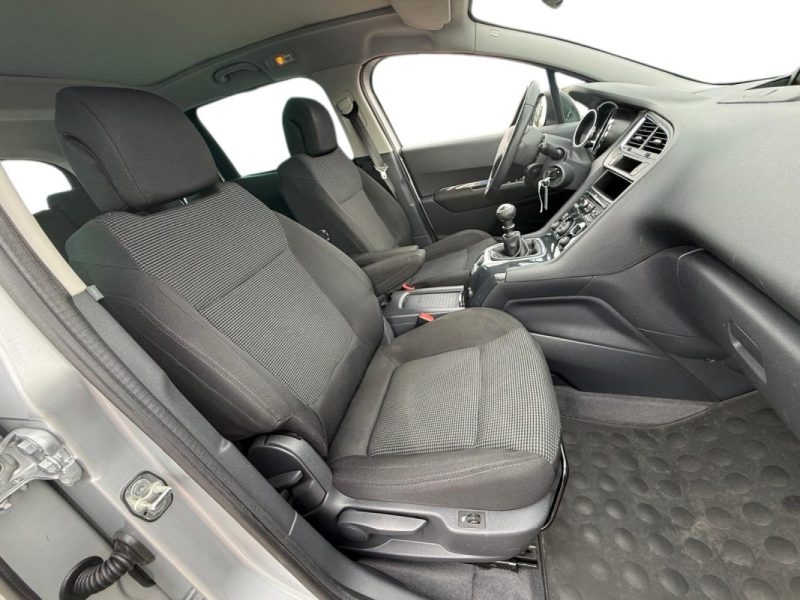 PEUGEOT 5008 1.6 HDI 112ch 7Places 2.Main 