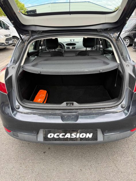 RENAULT MEGANE 1.5 DCI  110CV 2010 142870 kms CLIM REGULATEUR
