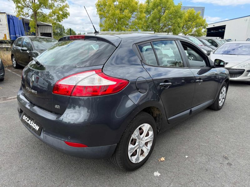RENAULT MEGANE 1.5 DCI  110CV 2010 142870 kms CLIM REGULATEUR