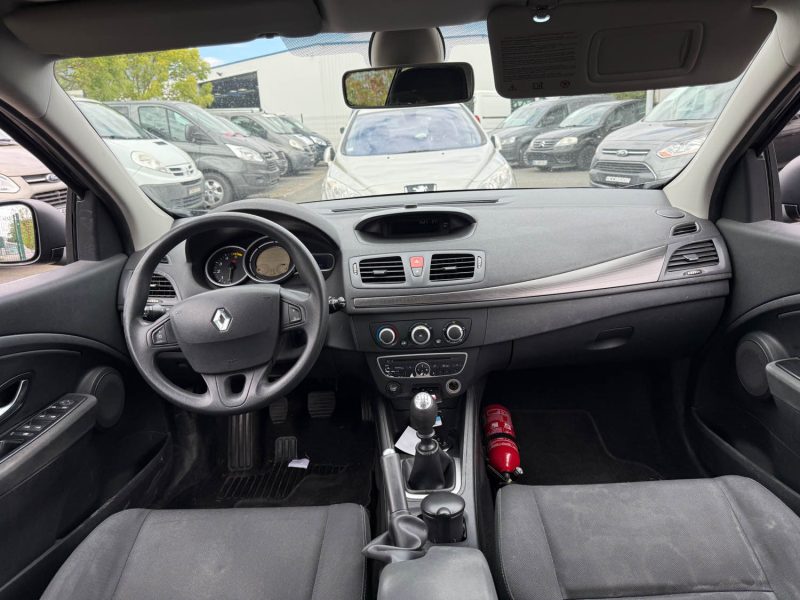 RENAULT MEGANE 1.5 DCI  110CV 2010 142870 kms CLIM REGULATEUR