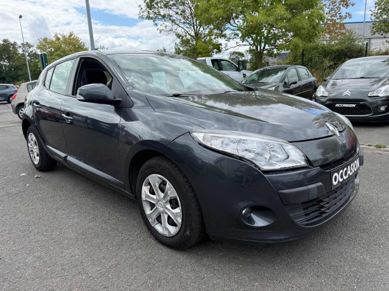 RENAULT MEGANE 1.5 DCI  110CV 2010 142870 kms CLIM REGULATEUR