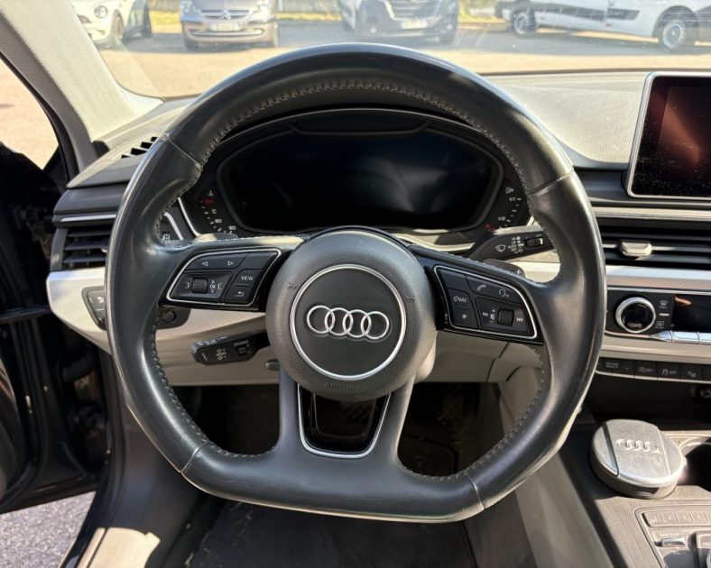 Audi A4 Avant 2.0 TFSI 252 ch S Line Quattro S Tronic 2017 — Entretien AUDI - GARANTIE 6 MOIS