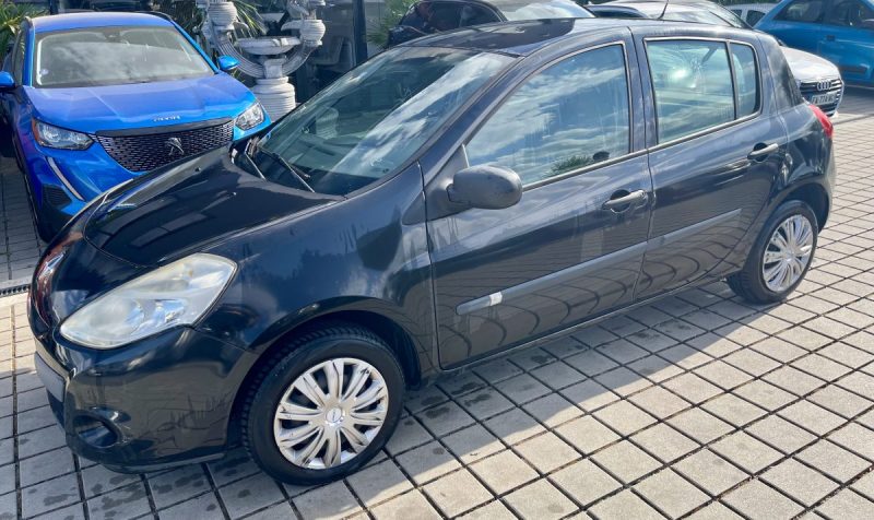 RENAULT CLIO III AUTHENTIQUE 1.2 I 75 CH 16V 2011