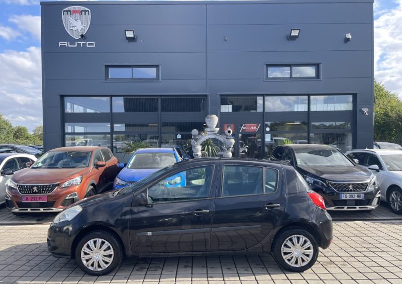 RENAULT CLIO III AUTHENTIQUE 1.2 I 75 CH 16V 2011