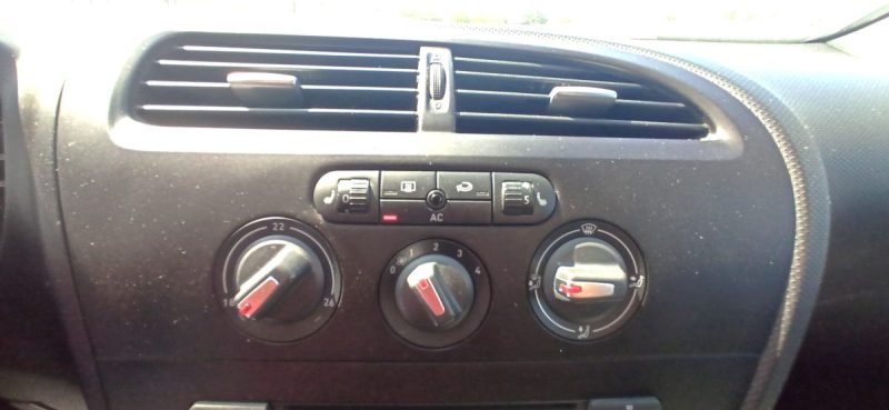SEAT LEON 1.6 TDI 100CV 1ER MAIN GARANTIE 6MOIS