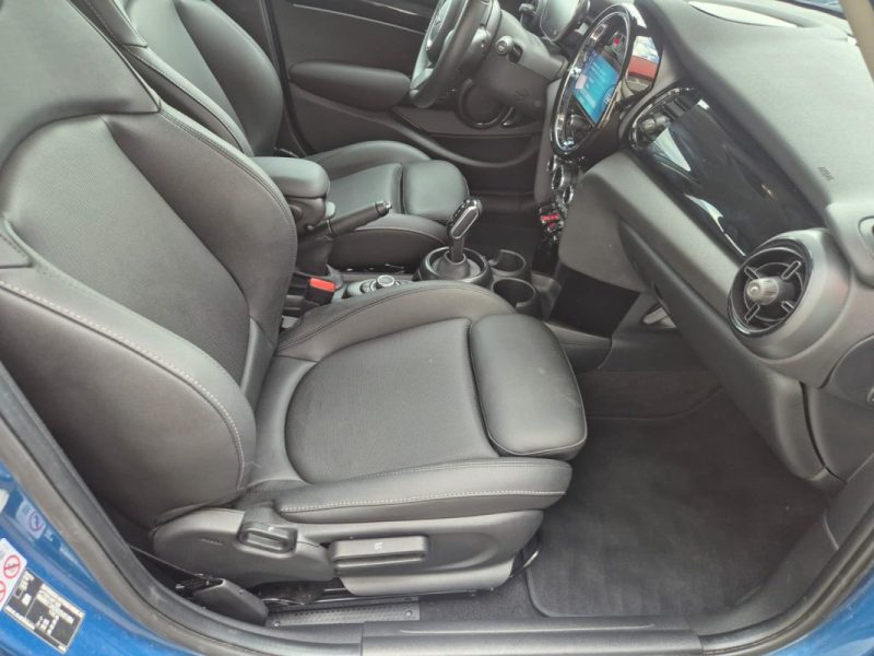 MINI MINI HATCH  COOPER 136 ESSENTIAL DKG7 5 PORTES  2023